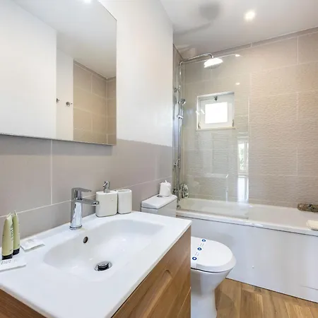 Coolhouses Algarve Luz,3 Bed Townhouse, Lovely Sea View, Walking Distance To Beach, Casa 24 Lbc Nyaraló *