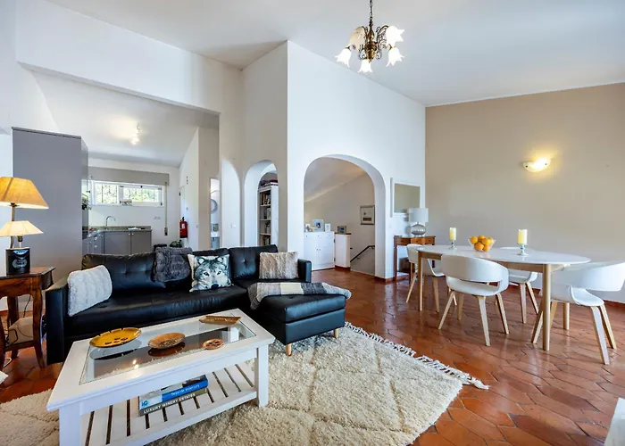 Casa vacanze Coolhouses Algarve Luz,3 Bed Townhouse, Lovely Sea View, Walking Distance To Beach, Casa 24 Lbc