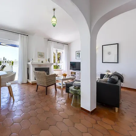 Сasa de vacaciones Coolhouses Algarve Luz,3 Bed Townhouse, Lovely Sea View, Walking Distance To Beach, Casa 24 Lbc Luz