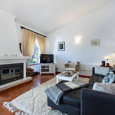 Ferienhaus Coolhouses Algarve Luz,3 Bed Townhouse, Lovely Sea View, Walking Distance To Beach, Casa 24 Lbc *