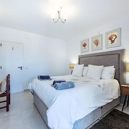 Coolhouses Algarve Luz,3 Bed Townhouse, Lovely Sea View, Walking Distance To Beach, Casa 24 Lbc Luz