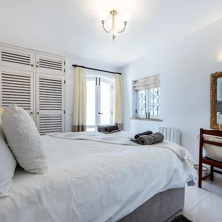 Casa vacanze Coolhouses Algarve Luz,3 Bed Townhouse, Lovely Sea View, Walking Distance To Beach, Casa 24 Lbc Luz